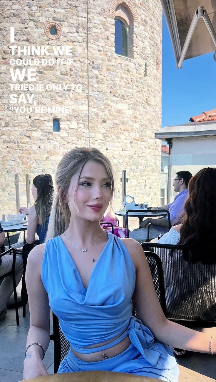 Julia Ve Mira
